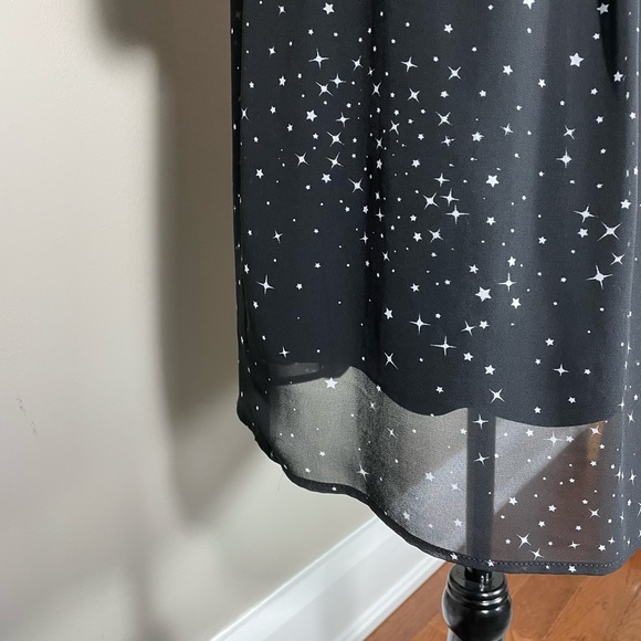 TORRID Wednesday Addams Star Print Georgette Shirt Dress EUC - Picture 14 of 16